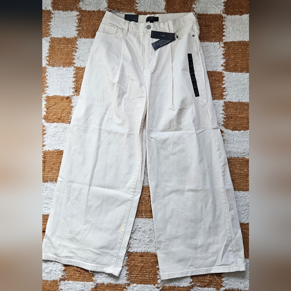 NWT Banana Republic wide leg jeans ,sz 30/10 Petite  in White wash
